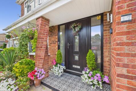 EweMove Spalding - St Andrews Road - Front