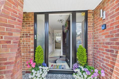 EweMove Spalding - St Andrews Road - Front