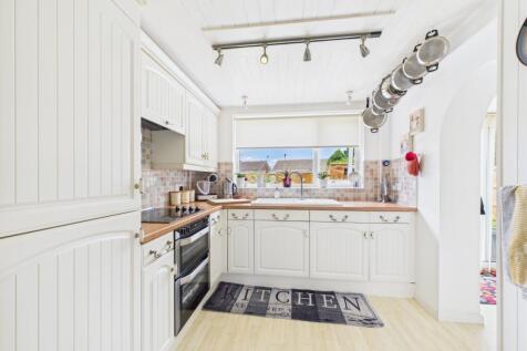 EweMove Spalding - St Andrews Road - Kitchen 