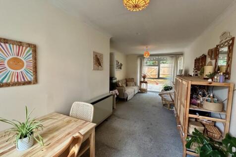 Living Diner Area