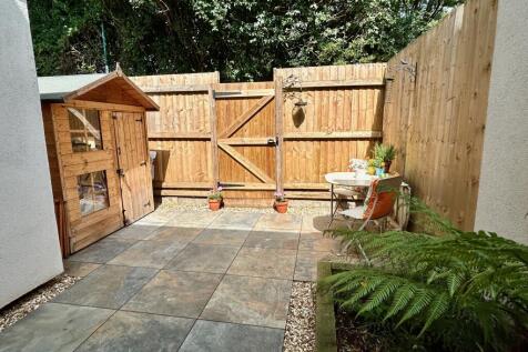 Enclosed Garden Area