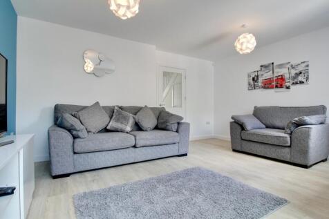 Lounge - reverse view - Gus Critchlow EweMove Hinc