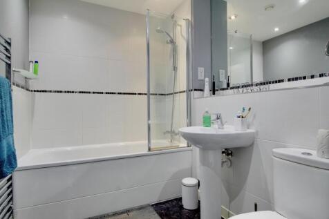 Bathroom - Gus Critchlow EweMove Hinckley