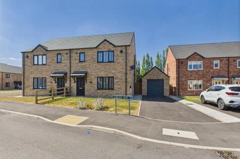 EweMove Spalding - Jubilee Way - Front of House