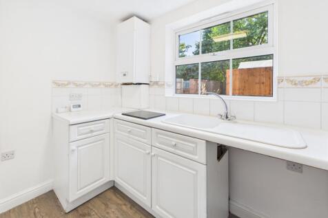 EweMove Spalding - Patriot Close - Kitchen