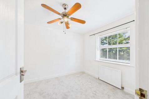 EweMove Spalding - Patriot Close - Bedroom