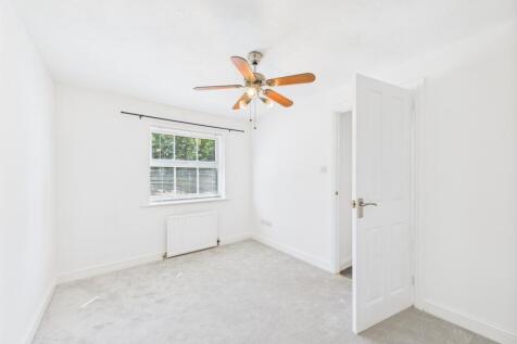EweMove Spalding - Patriot Close - Bedroom
