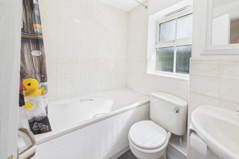 EweMove Spalding - Patriot Close - Bathroom