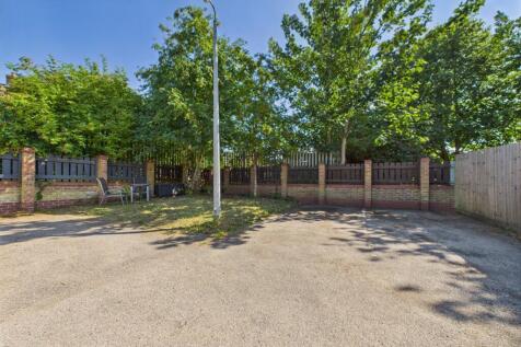 EweMove Spalding - Patriot Close - Parking