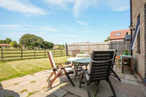 EweMove Estate Agents Scunthorpe - Rear Garden