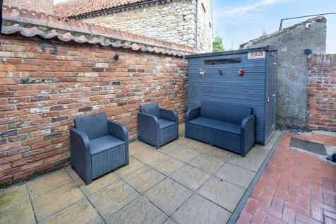 EweMove Estate Agents Scunthorpe - Rear Courtyard