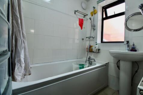 Bathroom ground floor