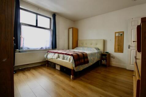 Bedroom 1 angle 2