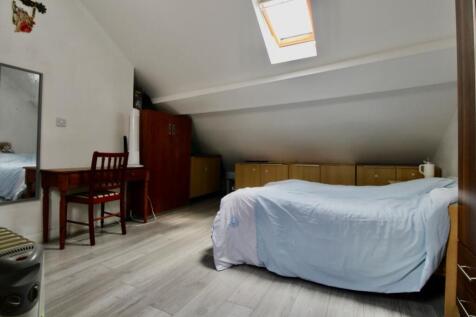 Bedroom 4 angle 2