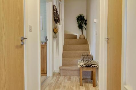 Entrance Hall - Gus Critchlow EweMove Hinckley