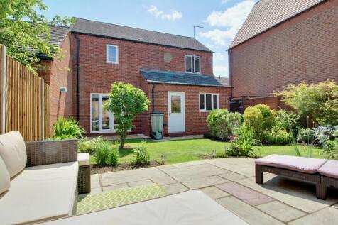 Rear Garden and House - Gus Critchlow EweMove Hinc