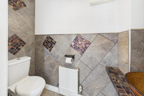 EweMove Spalding - Chamomile Way - Downstairs WC