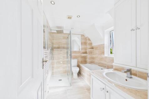 EweMove Spalding - Chamomile Way - Bathroom