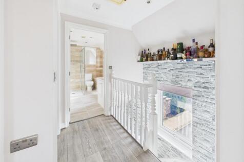 EweMove Spalding - Chamomile Way - Landing