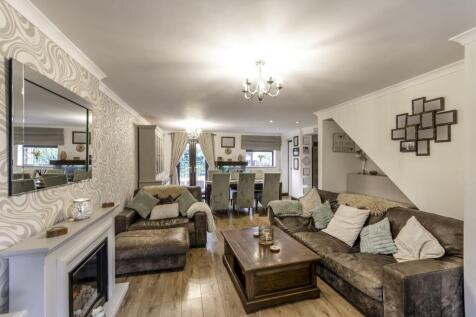 EweMove Estate Agents Scunthorpe - Living Dining