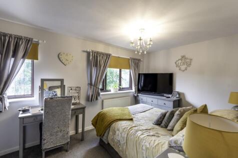 EweMove Estate Agents Scunthorpe - Master Bedroom