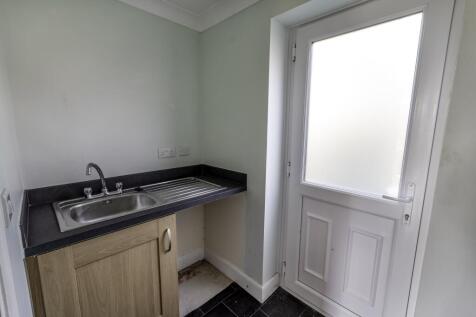 Estate Agent EweMove Scunthorpe - Utility Room