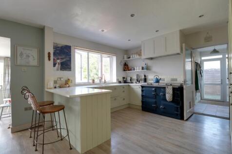 Kitchen Diner into Lobby
