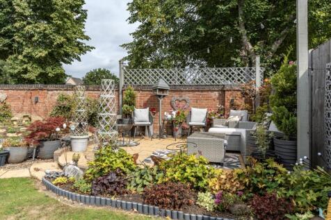 Gorgeous patio area with seating