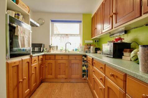 Kitchen Gus Critchlow EweMove Hinckley