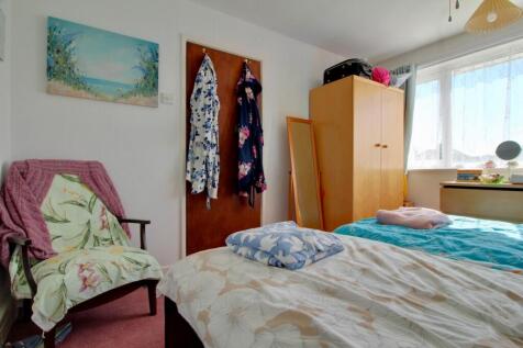 Bedroom 2 reverse view Gus Critchlow EweMove Hinck