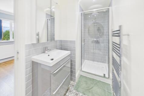 EweMove - Spalding - Ensuite