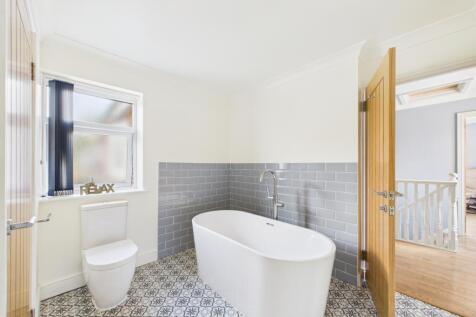 EweMove - Spalding - Bathroom