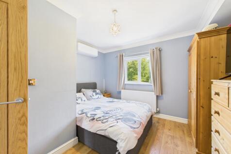 EweMove - Spalding - Bedroom