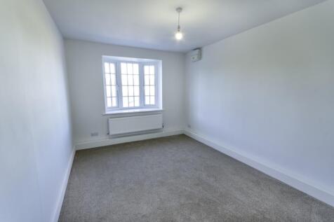 Estate Agents EweMove Scunthorpe - Bedroom 1