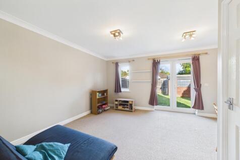 EweMove Spalding -  Finlay Close - Living Room