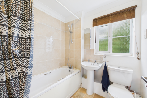 EweMove Spalding -  Finlay Close - Bathroom