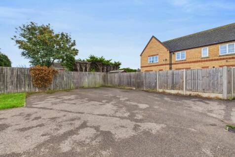 EweMove Spalding -  Finlay Close - Parking