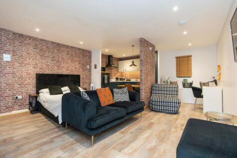 Beautiful open plan annexe