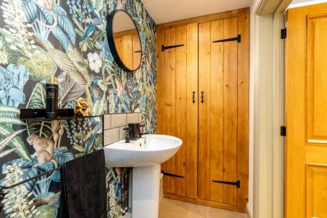 Vibrant and bold decor in this WC