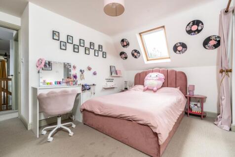 With access to the Jack and Jill bathroom and buil