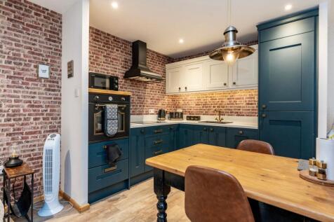 Annexe kitchen and dining space