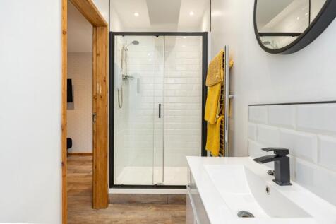 Annexe bathroom