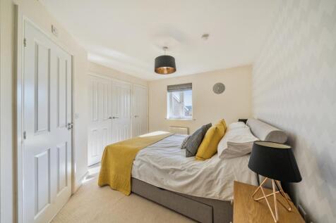 Lima Way bedroom 1