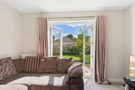 Flood the lounge with natural light and fresh air 
