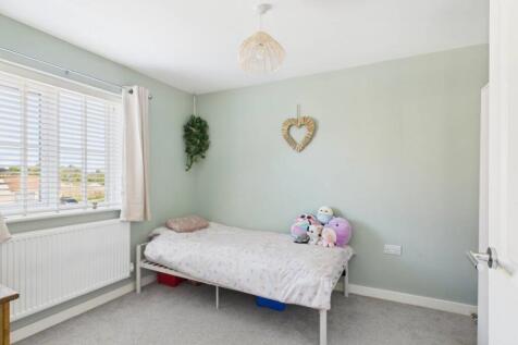 Painted in gorgeous sage green this freshly decora