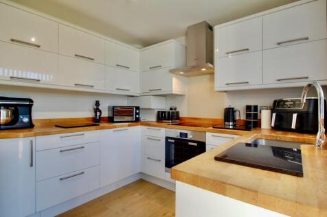 Breakfast Kitchen - reverse view