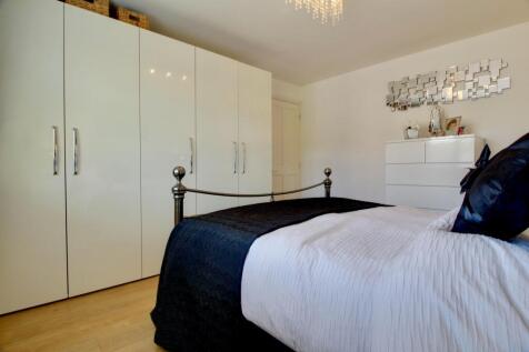 Bedroom 1 - reverse view