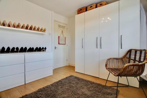 Bedroom 2 - reverse view