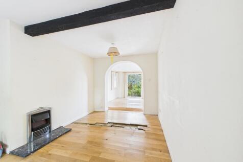 CAM02313G0-PR0095-STILL001