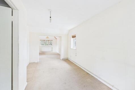 CAM02313G0-PR0095-STILL020